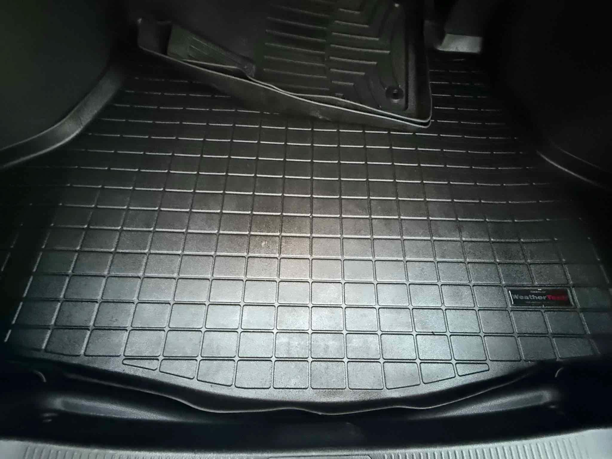 Used 2020 Toyota Camry LE w/ Carpet Mat Package FWD image 70