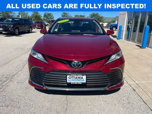 Used 2022 Toyota Camry XLE FWD image 3