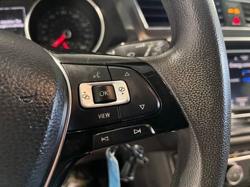 Used 2020 Volkswagen Tiguan S image 27