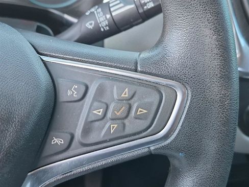 Used 2018 Chevrolet Equinox LS FWD image 19