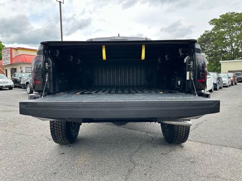 Used 2017 Toyota Tacoma TRD Sport AWD/4WD image 15