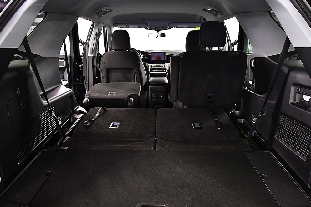 Used 2023 Ford Explorer XLT AWD/4WD image 30