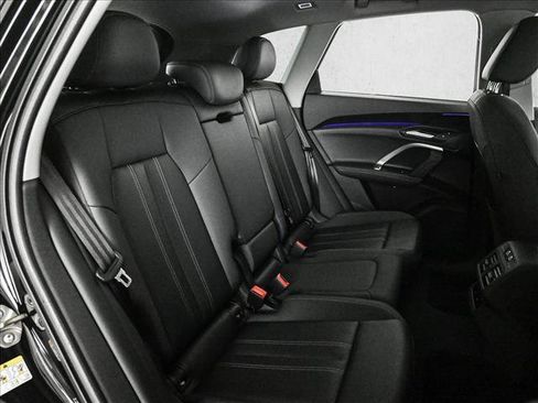Certified 2025 Audi Q5 Premium w/ Convenience Package AWD/4WD image 18