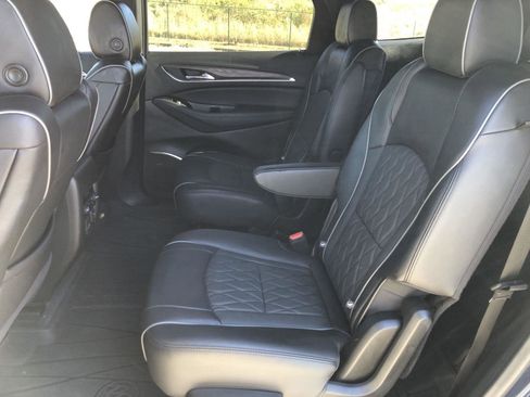 Certified 2022 Buick Enclave Avenir w/ Avenir Technology Package image 20