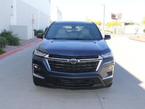 Used 2022 Chevrolet Traverse LS image 2