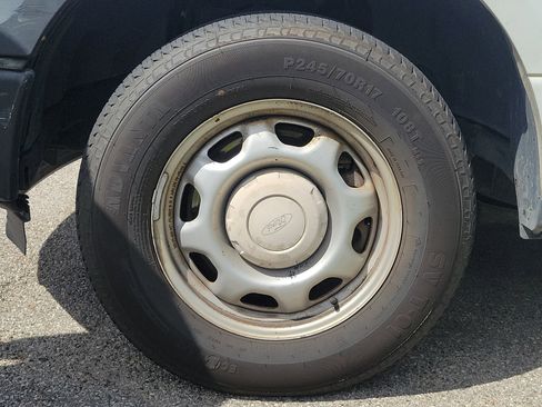 Used 2016 Ford F150 XL w/ Equipment Group 101A Mid RWD image 5
