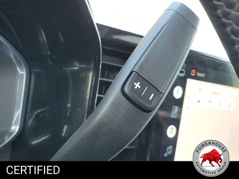 Used 2022 Chevrolet Silverado 1500 LT AWD/4WD image 31