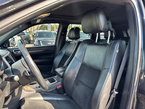 Used 2014 Jeep Grand Cherokee Altitude AWD/4WD image 13
