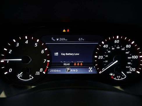 Used 2024 Nissan Frontier PRO-4X w/ Pro Convenience Package image 2