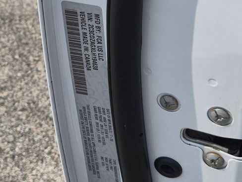 Used 2020 Dodge Challenger SXT RWD image 15