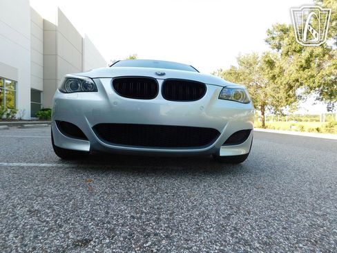 Used 2006 BMW M5 image 9