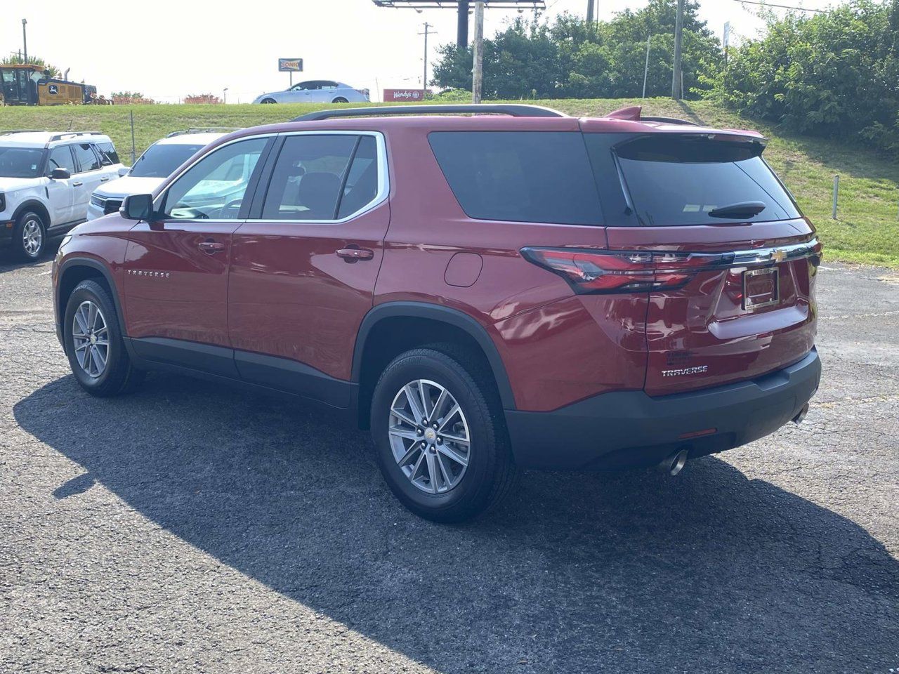 Used 2023 Chevrolet Traverse LT FWD image 4