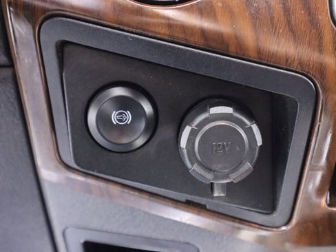 Used 2016 Ford F350 Lariat w/ Lariat Chrome Package image 27