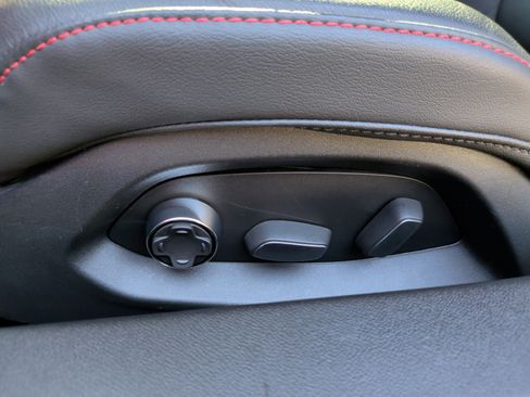 Used 2022 Chevrolet Corvette Stingray Premium Cpe w/ Z51 Performance Package image 24