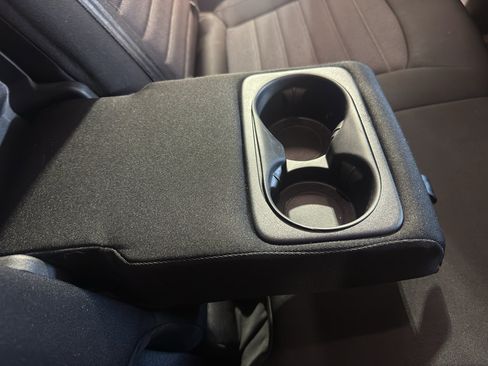 Used 2016 Ford Edge SE image 25