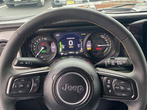 Used 2024 Jeep Wrangler Sport S w/ Convenience Group image 10