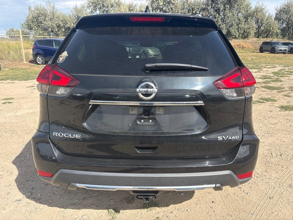 Used 2018 Nissan Rogue SV AWD/4WD image 4