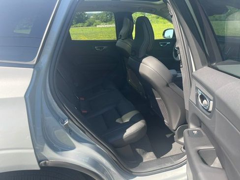 Used 2025 Volvo XC60 B5 Core AWD/4WD image 16