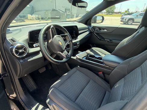 Used 2025 Chevrolet Equinox LT AWD/4WD image 4