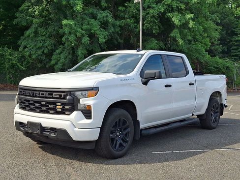Used 2023 Chevrolet Silverado 1500 Custom AWD/4WD image 3