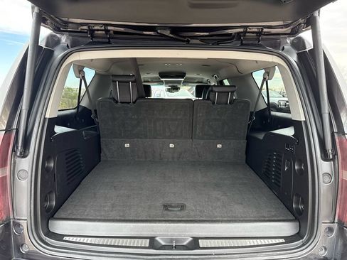 Used 2018 Chevrolet Suburban Premier AWD/4WD image 26