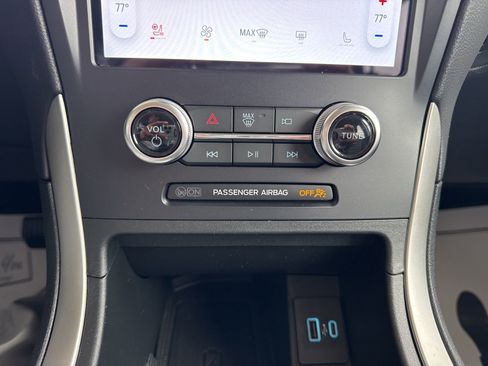 Certified 2024 Ford Edge SEL w/ Convenience Package AWD/4WD image 33