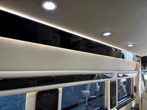 Used 2024 Mercedes-Benz Sprinter 3500 image 47