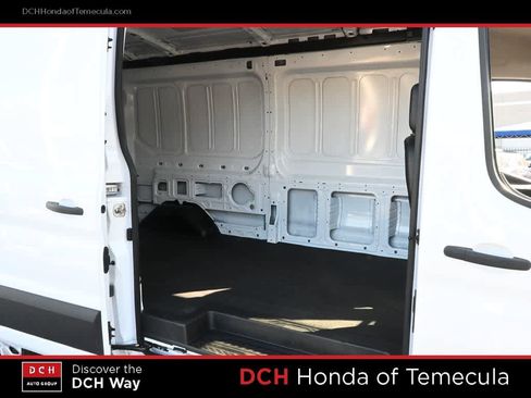 Used 2023 Ford E-Transit Medium Roof image 17