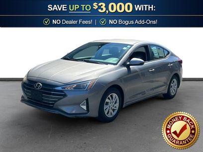 Used 2020 Hyundai Elantra SE w/ Cargo Package (C1)