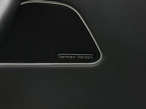 Used 2018 Maserati Levante GranLusso image 8