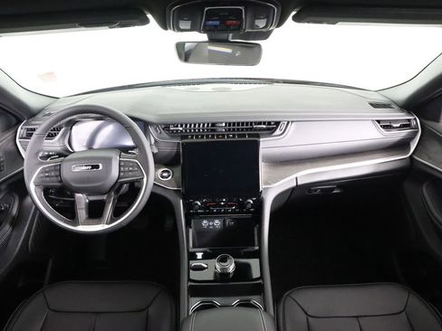 New 2025 Jeep Grand Cherokee L Limited image 40