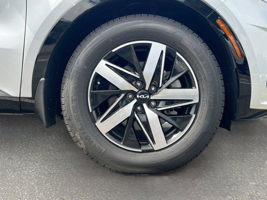 Used 2022 Kia Sorento EX w/ Panoramic Sunroof Package FWD image 31