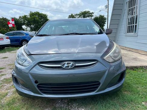 Used 2017 Hyundai Accent SE FWD image 3