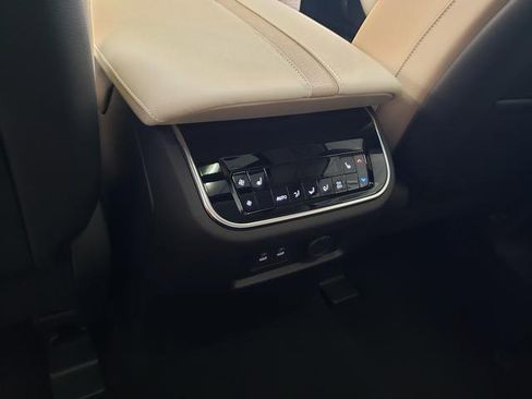 New 2025 Nissan Armada Platinum Reserve image 14