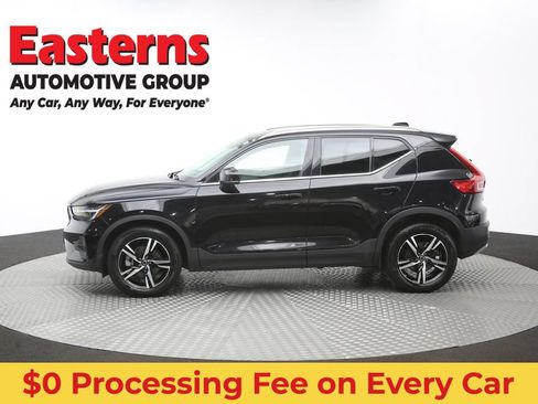 Used 2023 Volvo XC40 B5 Plus AWD/4WD image 60
