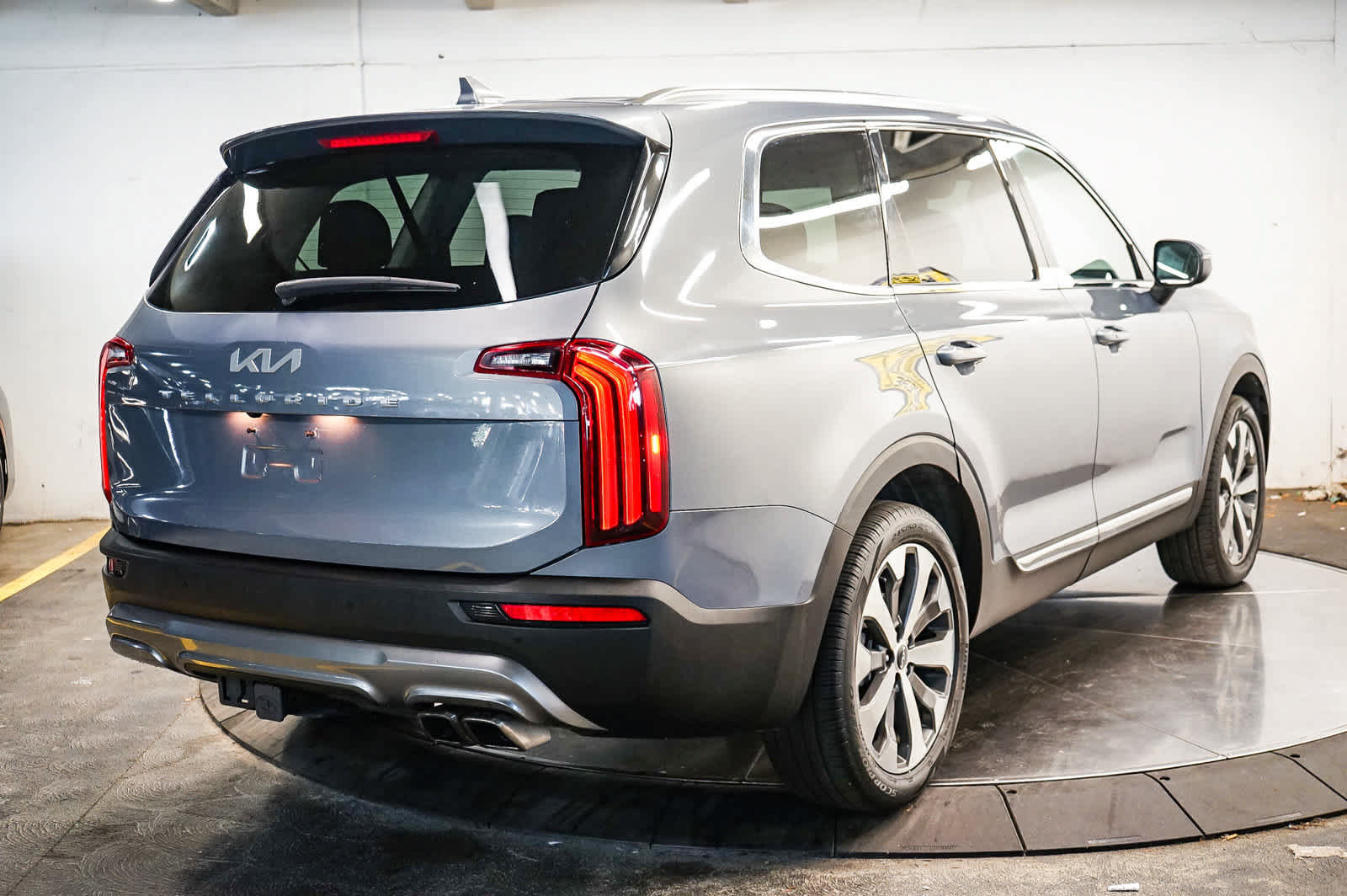 Used 2022 Kia Telluride EX w/ EX Premium Package FWD image 10