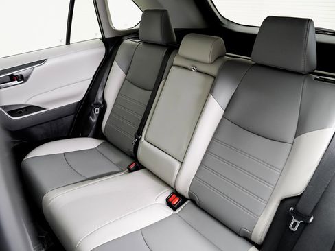 Used 2025 Toyota RAV4 XLE Premium image 24