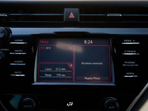 Used 2018 Toyota Camry SE FWD image 38