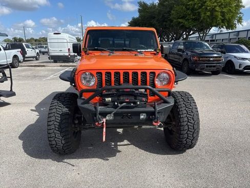Used 2020 Jeep Gladiator Sport w/ Quick Order Package 24S AWD/4WD image 2