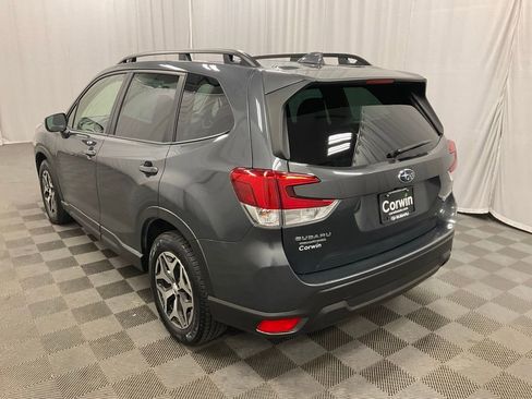 Used 2022 Subaru Forester Premium image 4