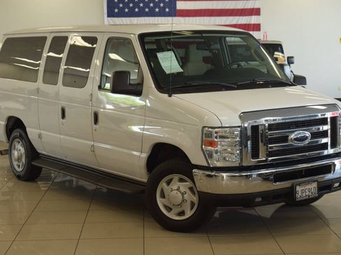 Used 2014 Ford E-350 and Econoline 350 XLT RWD image 4