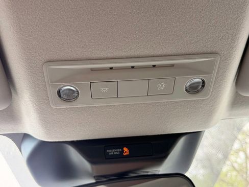 Used 2025 Nissan Kicks SV w/ Charging Package AWD/4WD image 24