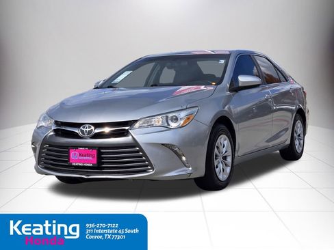Used 2016 Toyota Camry LE image 4