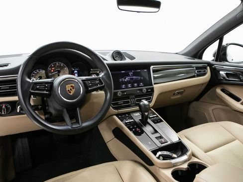 Certified 2024 Porsche Macan AWD/4WD image 13