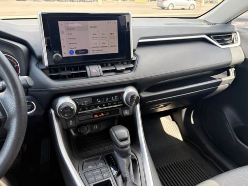 Certified 2025 Toyota RAV4 XLE AWD/4WD image 9