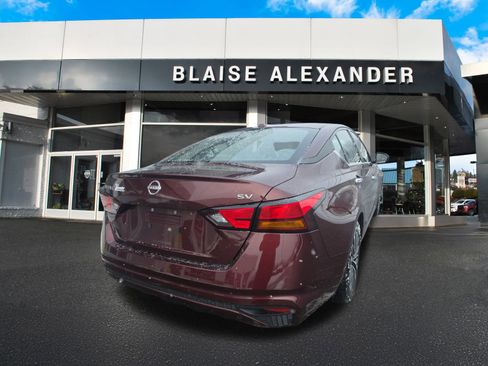 Used 2023 Nissan Altima 2.5 SV image 5