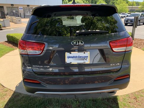 Used 2018 Kia Sorento EX FWD image 13