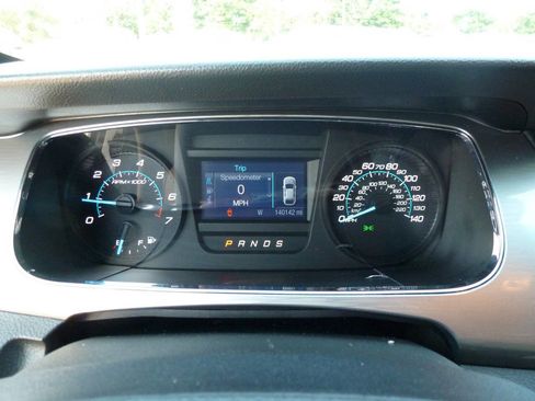 Used 2017 Ford Taurus SEL FWD image 21