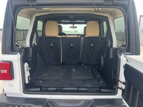 Used 2018 Jeep Wrangler Unlimited Sport S AWD/4WD image 25