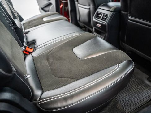 Used 2019 Ford Edge ST w/ Equipment Group 401A AWD/4WD image 35